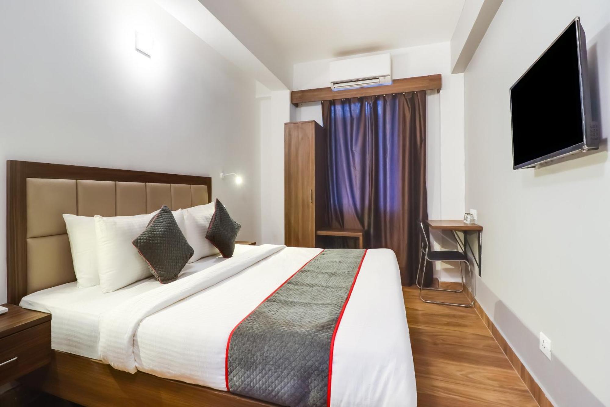 Townhouse Townhouse Clark Inn Patna  Exteriör bild