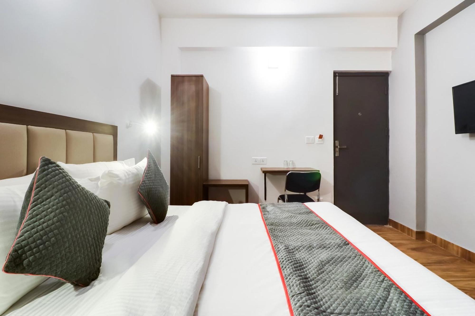 Townhouse Townhouse Clark Inn Patna  Exteriör bild