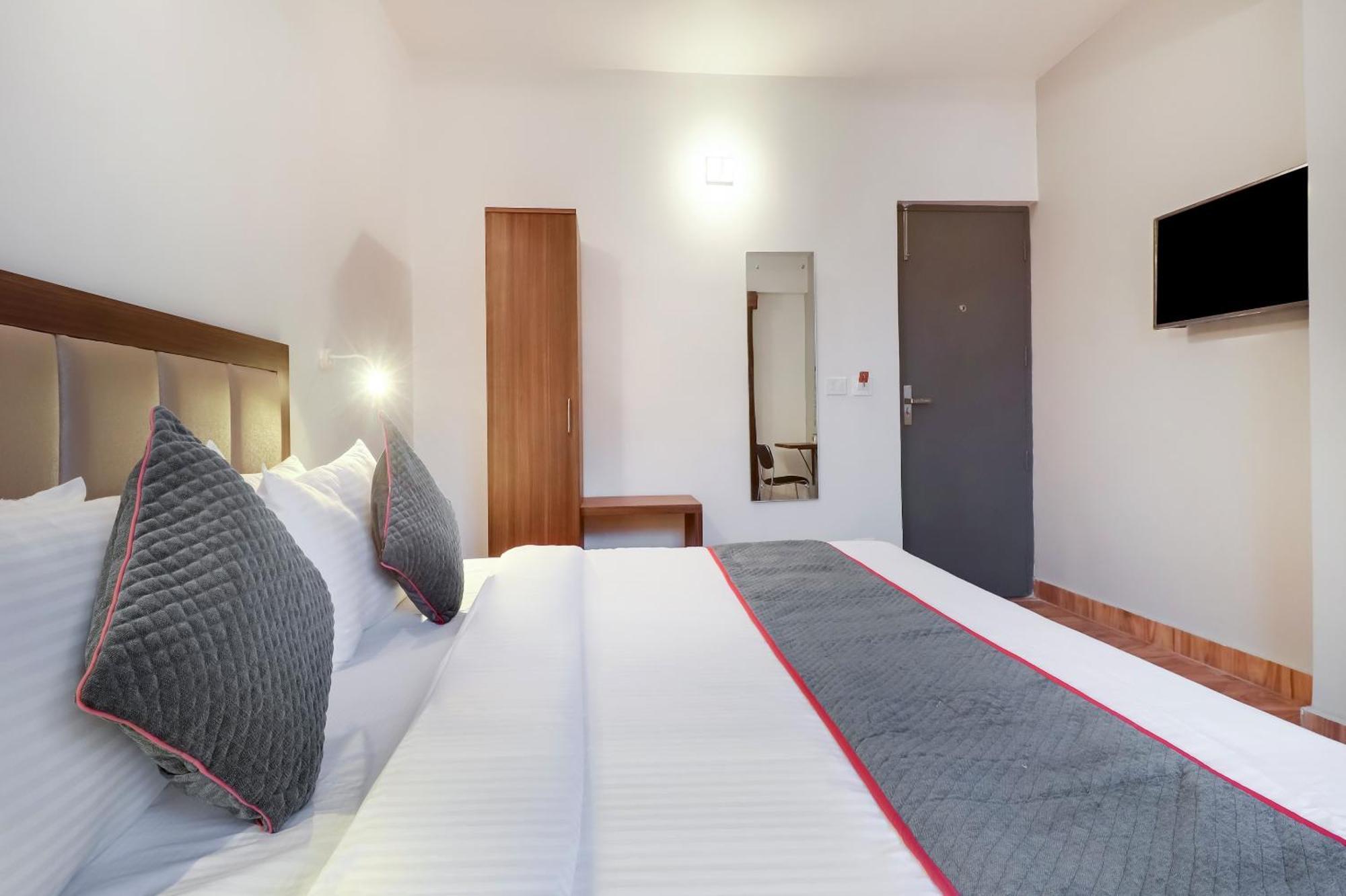Townhouse Townhouse Clark Inn Patna  Exteriör bild